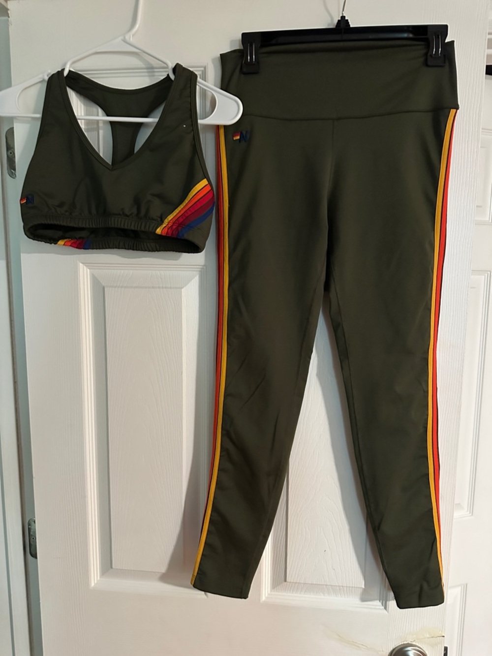 Aviator Nation Athletic Olive Green High-Waist Leggings lg & Sports Bra Set med